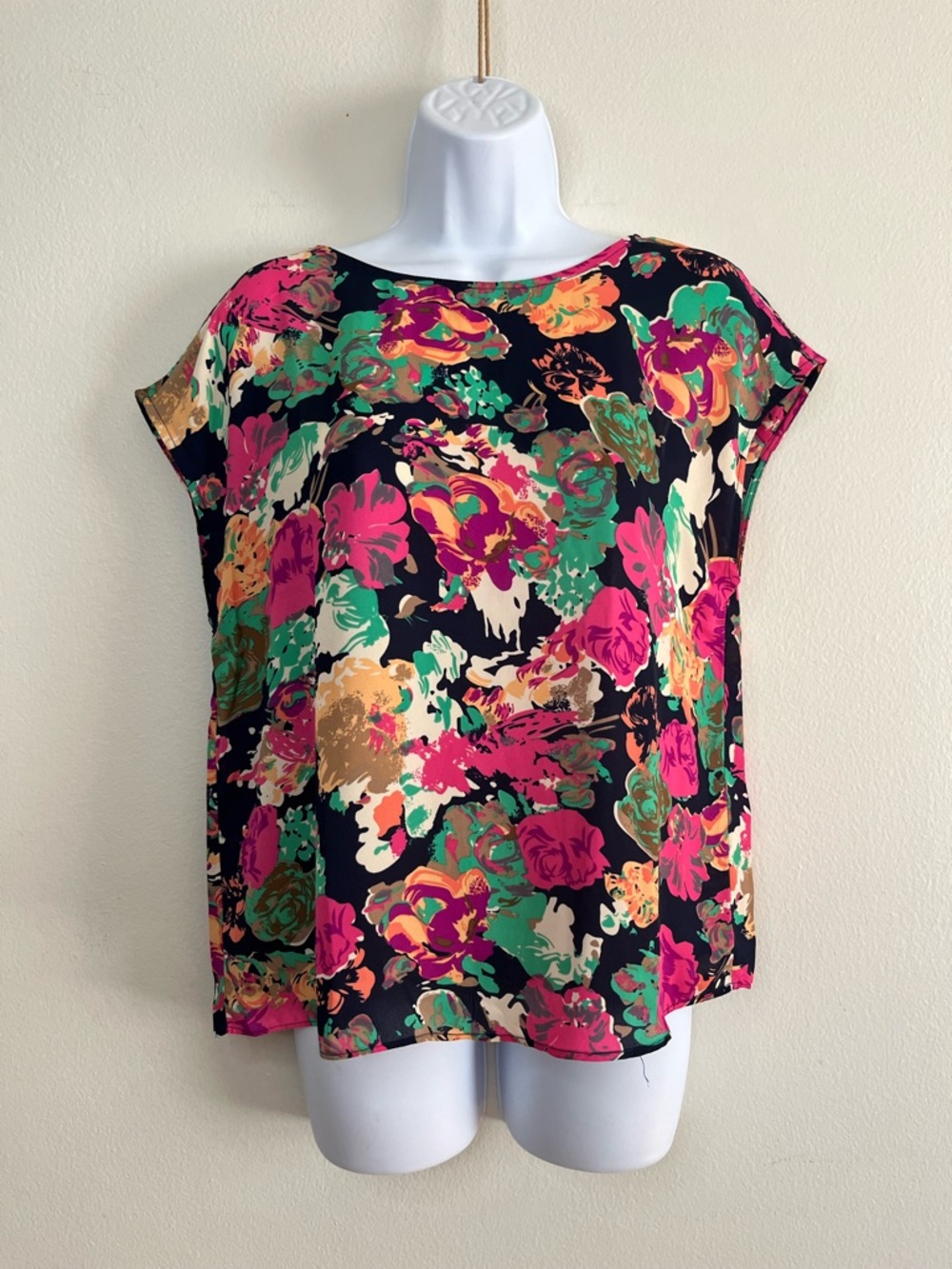Lucy & Laurel Floral Sleeveless Blouse